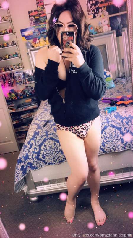 I’m just a helpless geek 😌🤓💜 1