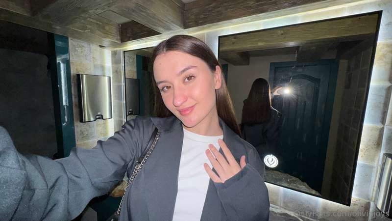 Hey there🤗! I’m Polina @polina_p, and I love experiencing li.. 1