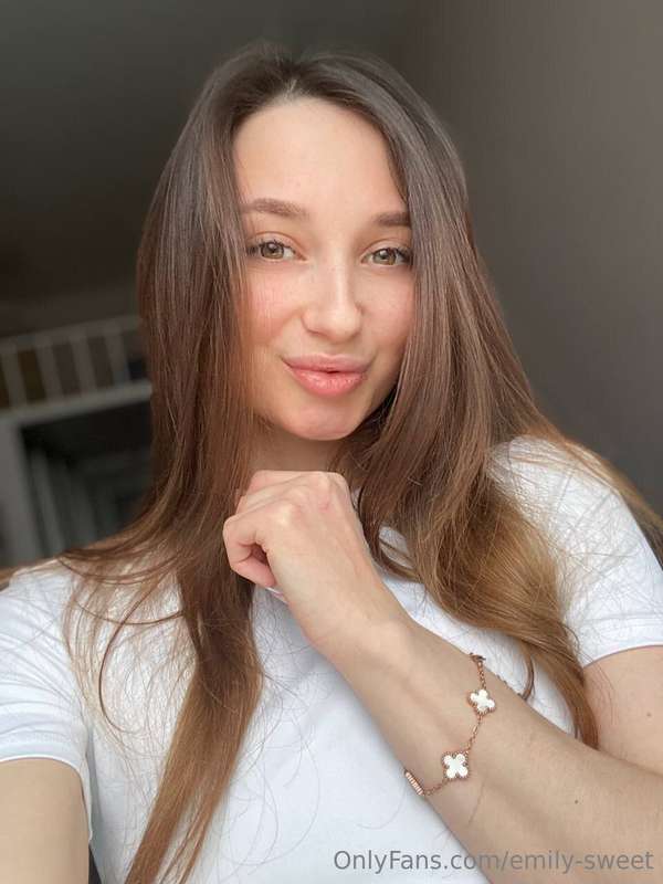 A smile is the best thing to wear every day 😊💖
