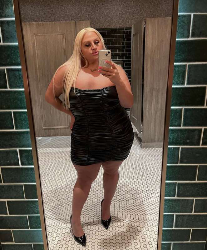 🎰 The Transexual Queen of Las Vegas! 🎲She gets dressed up al..