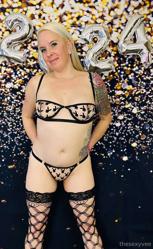 **Let me be your January Playboy Playmate!** 💋 3