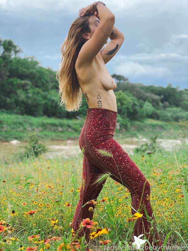 Zoebytheriver - Fansly - 05 Sep, 2021