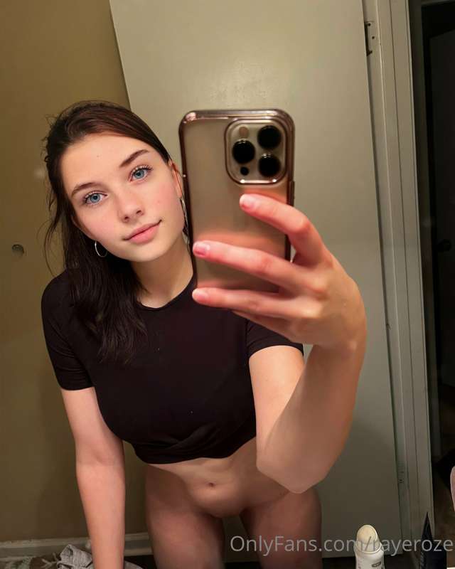 Feeling ugly today guys… I hope you still enjoy my content 😅 1
