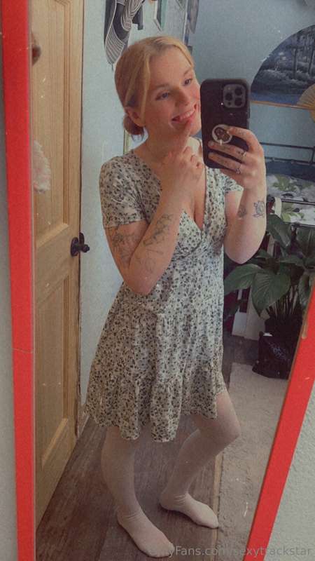 Sunday dress to spank me real fast 🥵🔥🔥