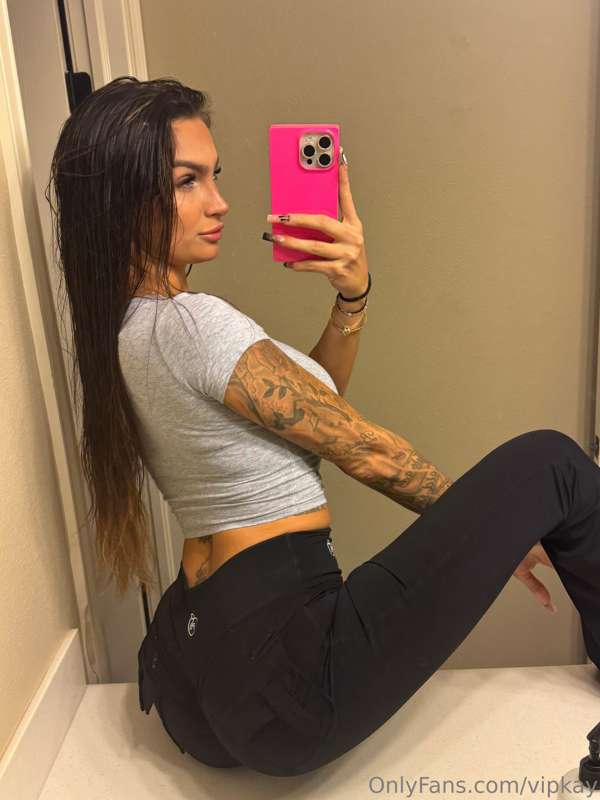 I LOVE dick pics 🤤 will you send me one? 