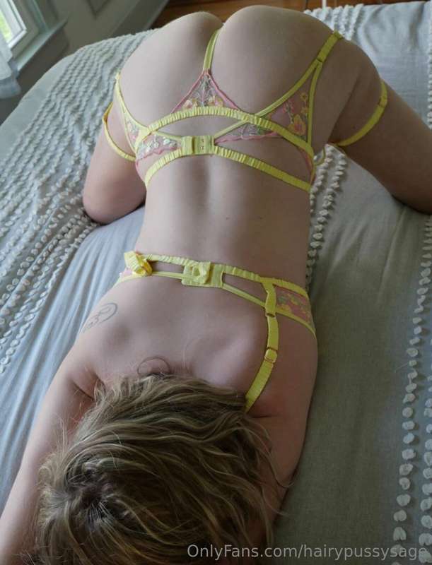 This ass can take dick for hours 🍆🍆