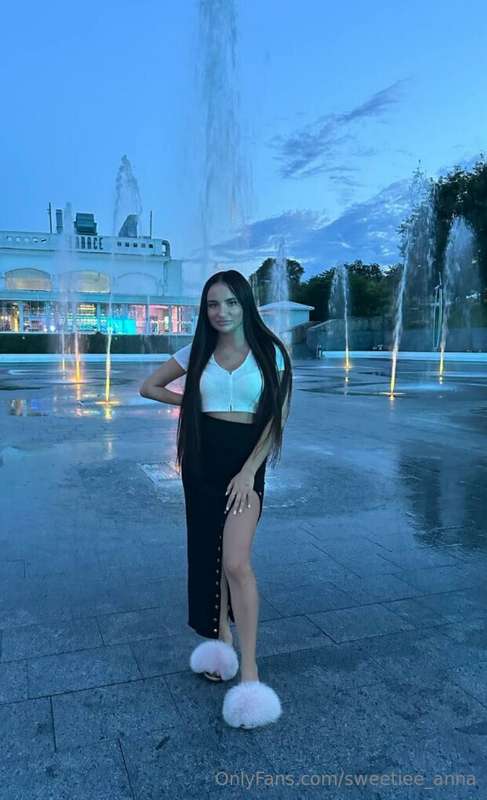 🌟🌸 What do you think of the fountains? 💦🌈 I am absolutely th..