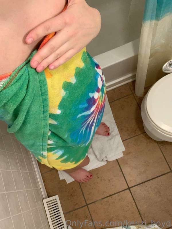 DM me for pictures without the towel🫣🤓
