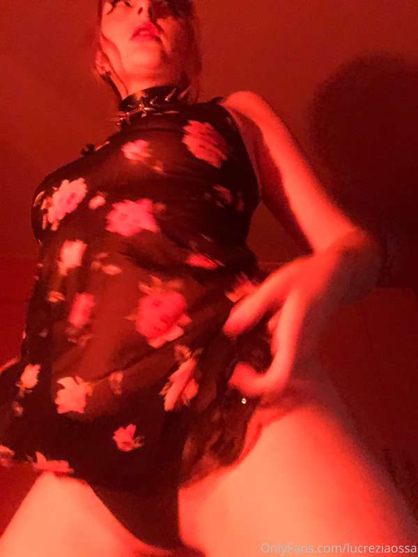 Buona seraaaa 
oggi redposting ❤️👹💋🌹🍷🌶
E per chi ieri mi ha .. 5