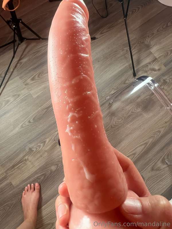 I just finished filming a custom 😏💦 DM me to get yours 💋