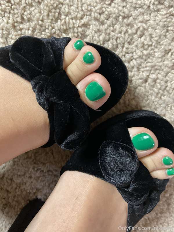 Green painted toes with some nice high heels with my cute pu.. 8