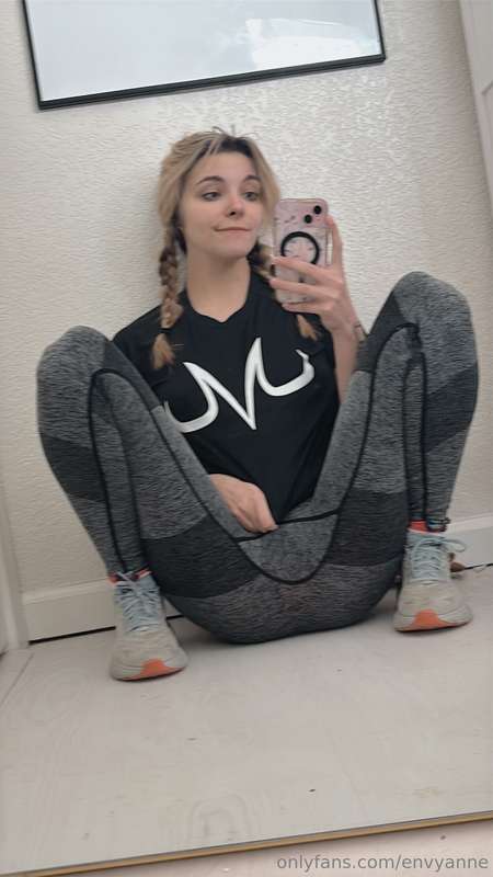 Gym selfies are always fun because even though it’s cute, I .. 40