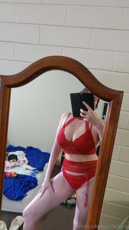Trying to decide on what I'm going to wear to a photo shoot .. 6