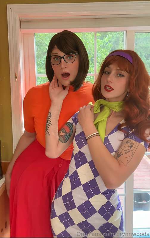 Jinkies, I missed MiLF Monday but I’ll make it up to you wit.. 10