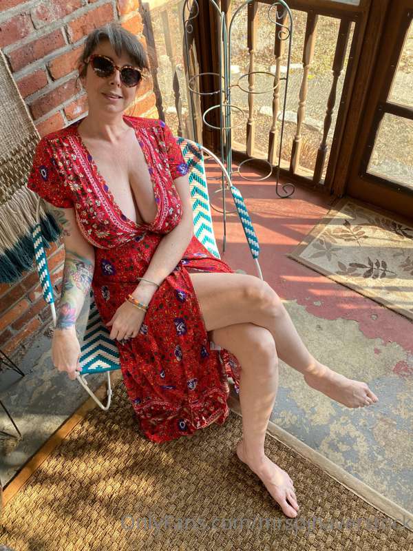 Lounging on my porch… ❤️