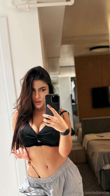 Caught a little moment in the mirror…Do you think this outfi.. 1