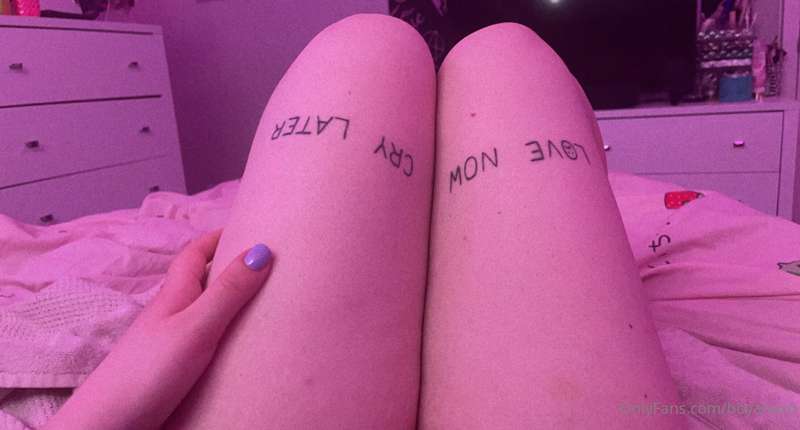 warm ur hands with my thighs :3