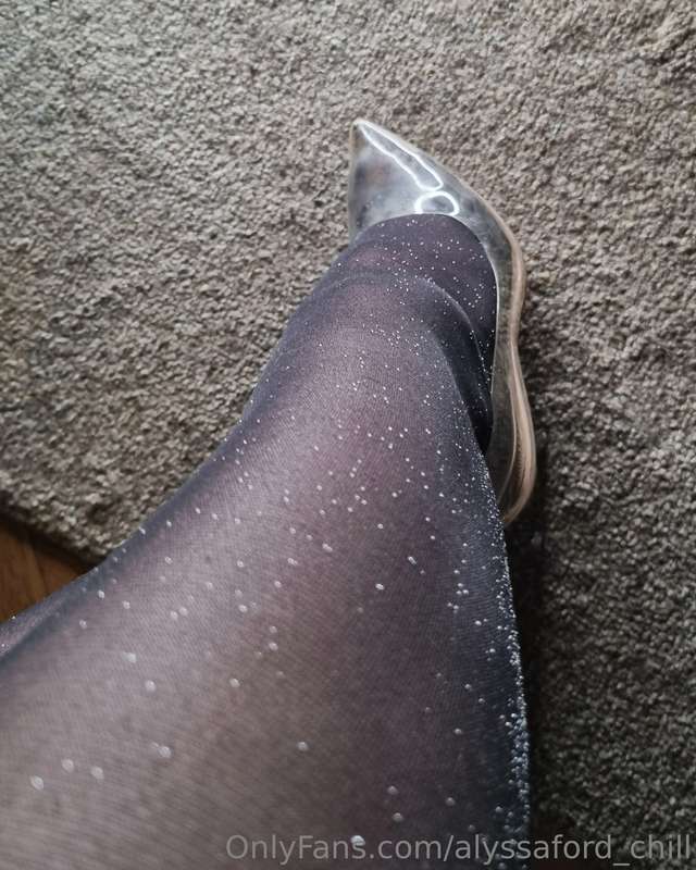 these pantyhose are soooo pretty 😍 2