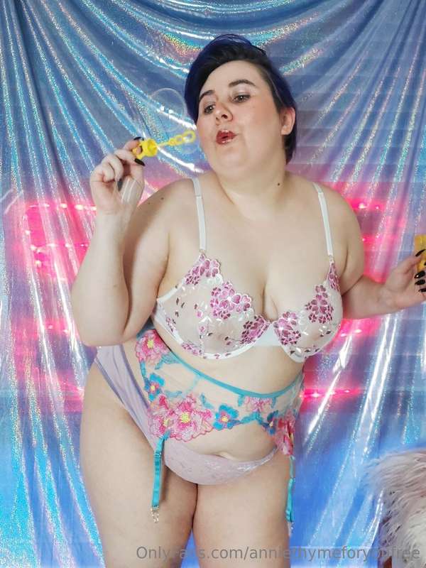 I'll blow it bigger and bigger daddy!