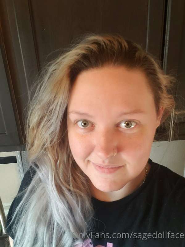 Tomorrow I'm getting pampered and getting my hair dyed! I'm ..