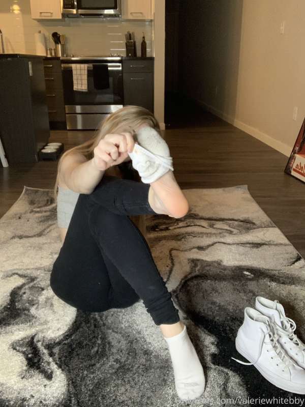 Removing my socks and shoes 💖 16