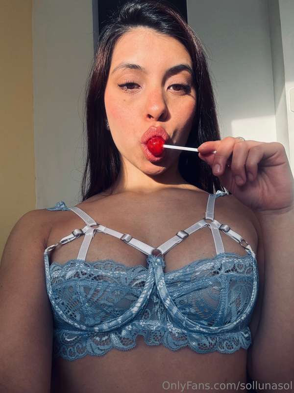 Hello sexy! Today I woke up feeling like eating candy and pl..