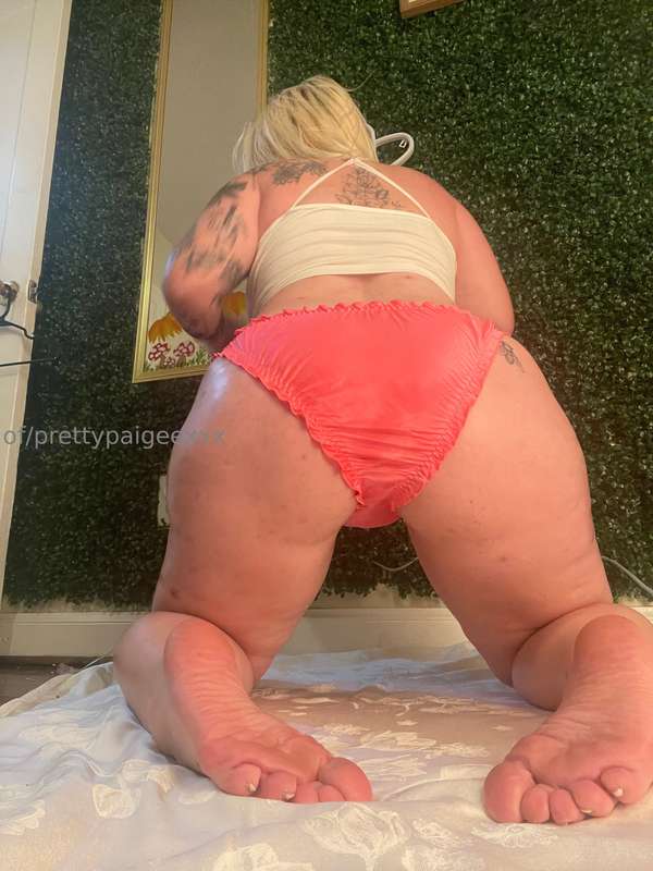 Message me and tell me what kind of content you want to see .. 2