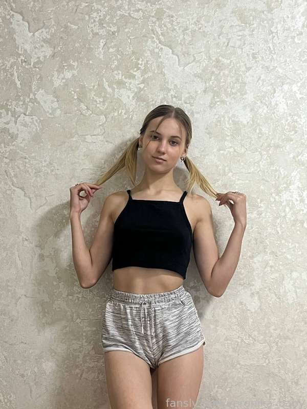 Veronika_Baby - Fansly - 10 Feb, 2025