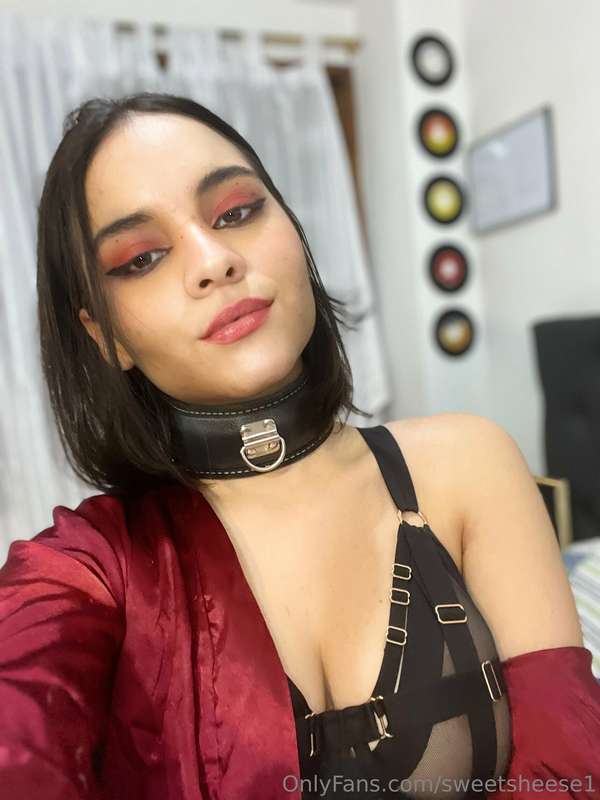 how do i look with this?? it feels a little weird but sexy 😋 1