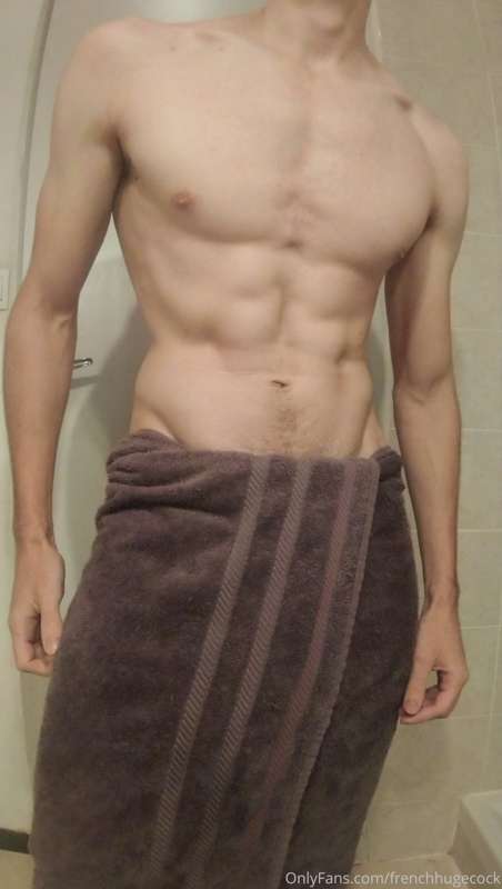 MY TOWEL DROPPED!