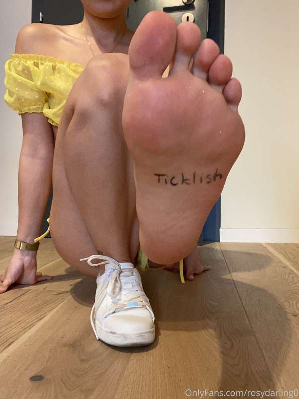 I know some of you are tickle freaks so here it something fo..
