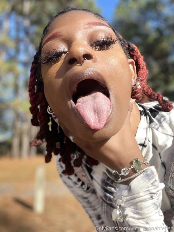 Put ur kids down my throat! @yungyannah ❤️🙈