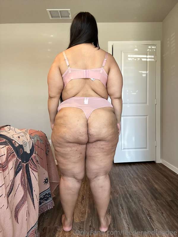 **Mom bod 3 months postpartum** *swipe* for ***nudes***! I t.. 5
