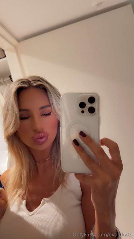Easter Spin drops tomorrow 💋💋💋