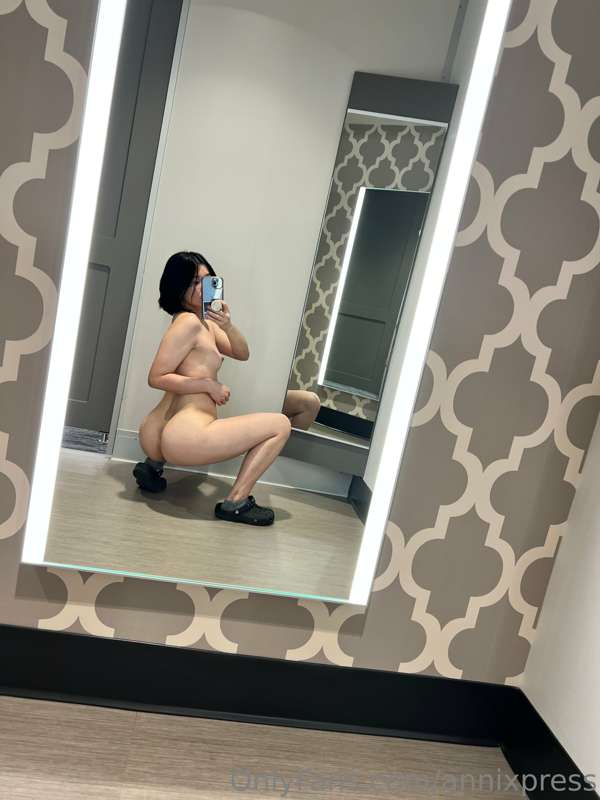 Meanwhile….😳😳 in target dressing room💦
1212121212 6