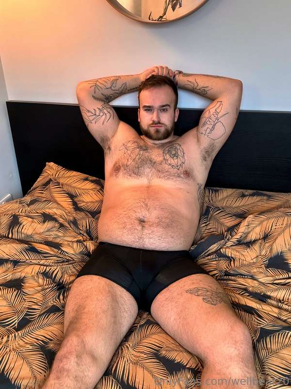 Guess who’s been a greedy boy?! Who’s coming to feed me and .. 4