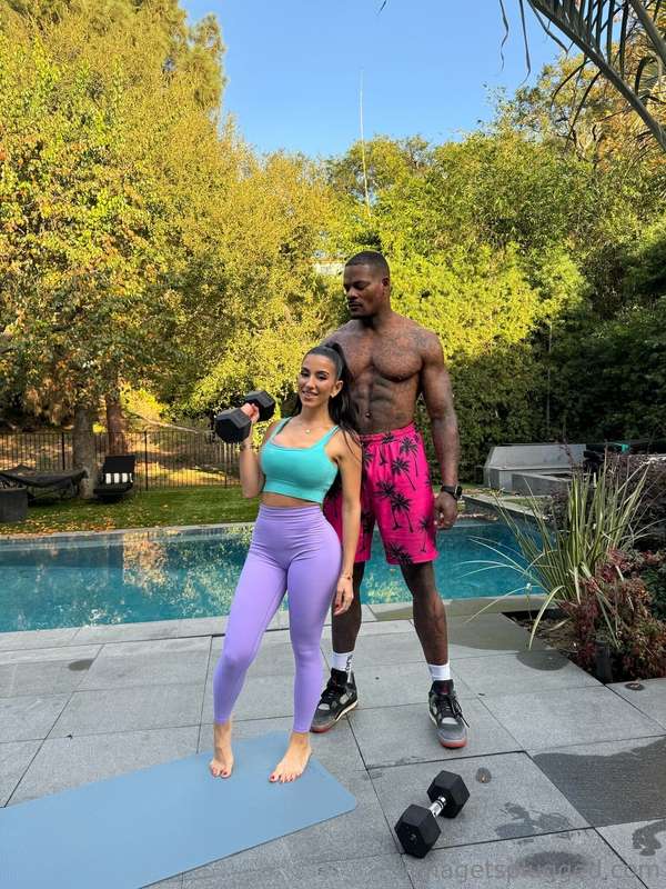 Training workout with my coach. Would you like to see how in.. 4