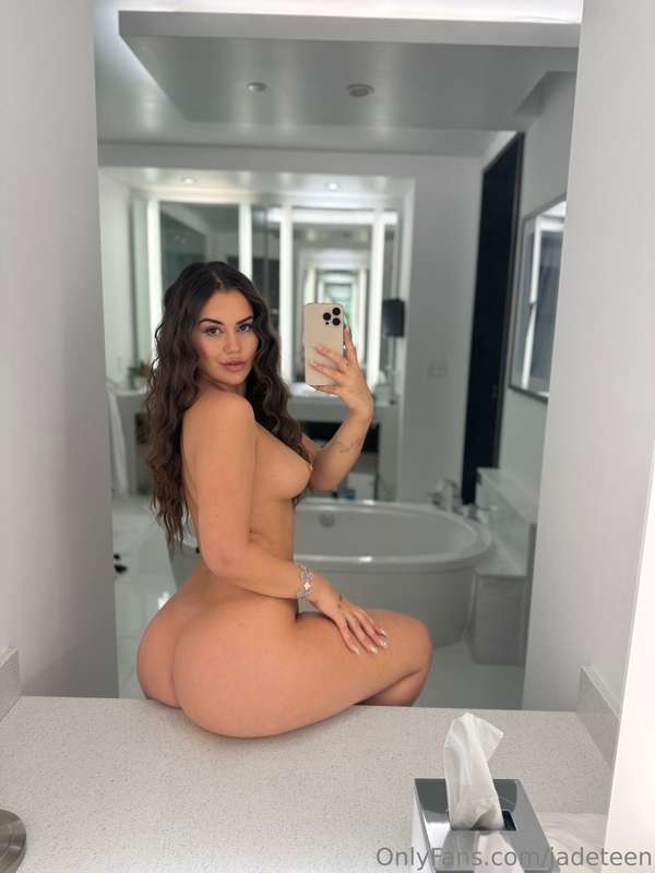 I’ll be live this Friday the 25th at 8pm est 💕 Come see me a..