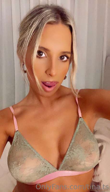 Feeling a little hot under the collar? I bet you'd love to s..