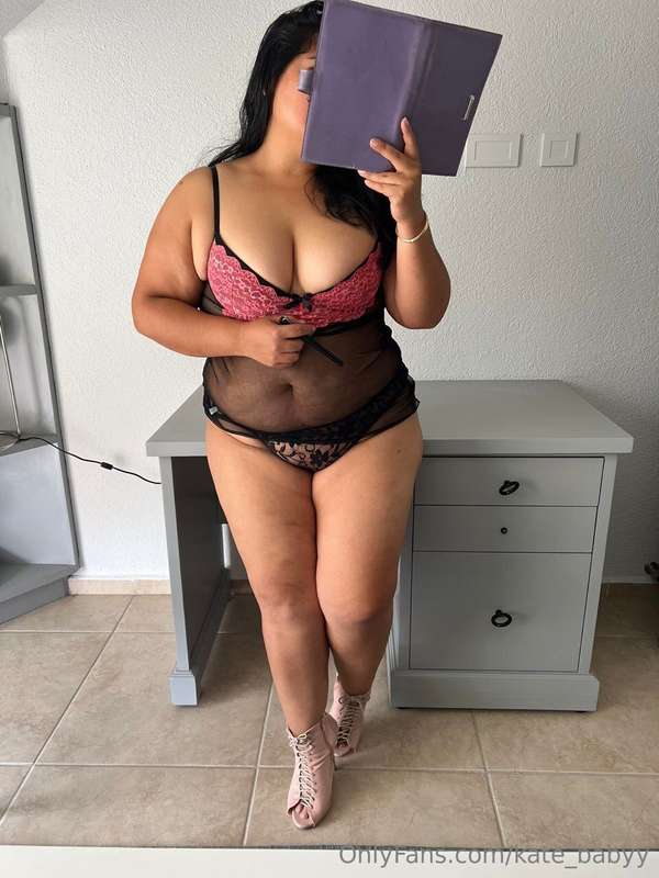 I'm curvy, I'm Mexican, and yes...I'm really hot 😈 Lingerie,..