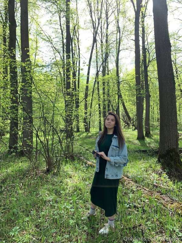 I like to spend time with nature and with you💚💚💚