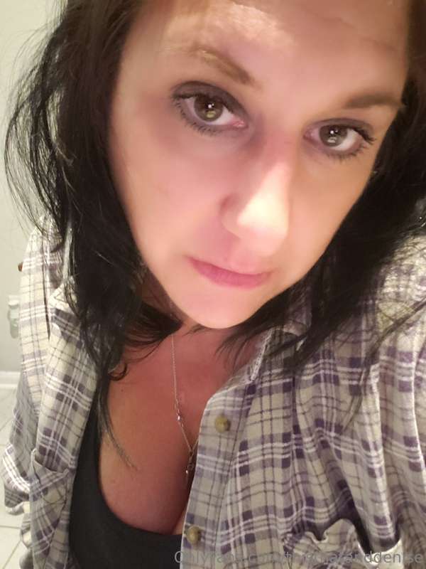 Thunderstorms tonight.. Can you see them in my eyes?  ⛈⚡⭐☂️🌪..