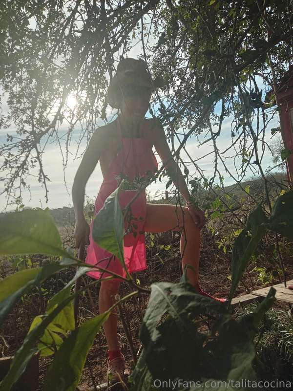 Haciendo jardinería el finde se pone XXX 🔥🔥🔥 En @talitachef 4