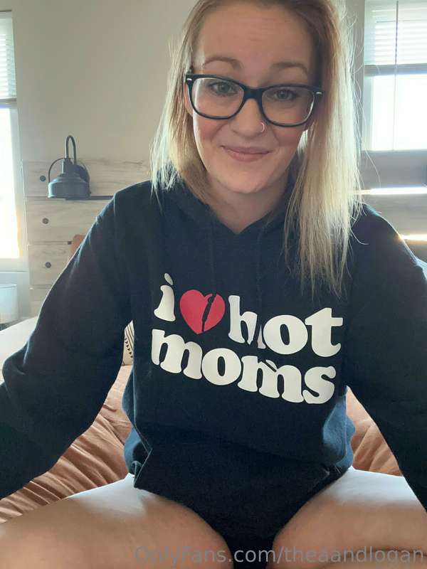 I ❤️ Hot Moms