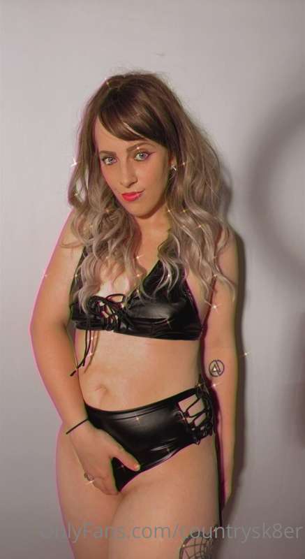 (; my stripper persona Dakota (; she does love to rap as wel.. 2