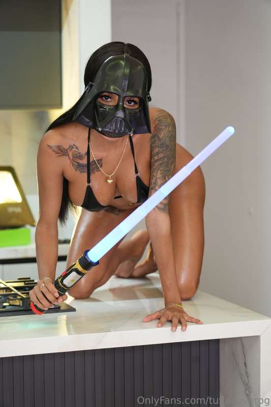 Star Wars, your favorite series and your favorite pussy too ..