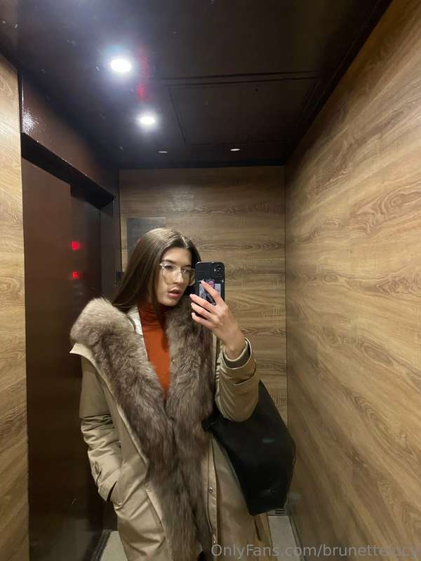 It's a little chilly today😖 What about your weather?🙄
