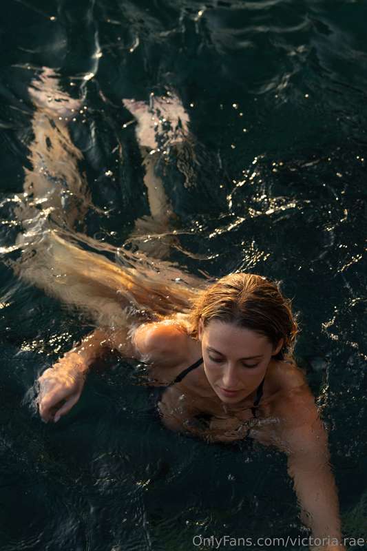 Here are some really great pics Alex got of me at the beach!.. 4