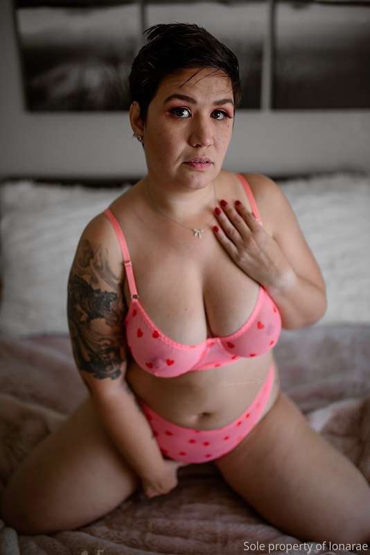Cum see what Iona has for you✨ No spam✨No Ads✨ Low PPV @iona..
