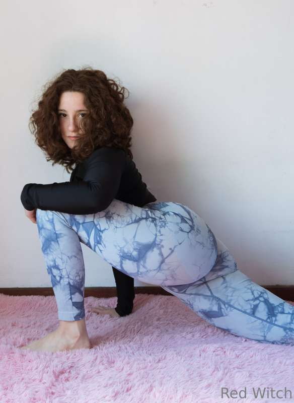 would you help me stretch? // me ayudarías a estirar? 8
